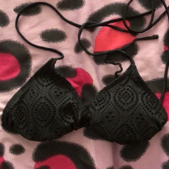 Bikini - Picture 3 of 3